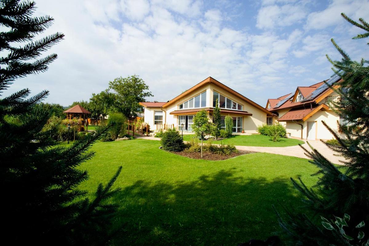 Vila Valča Exterior foto