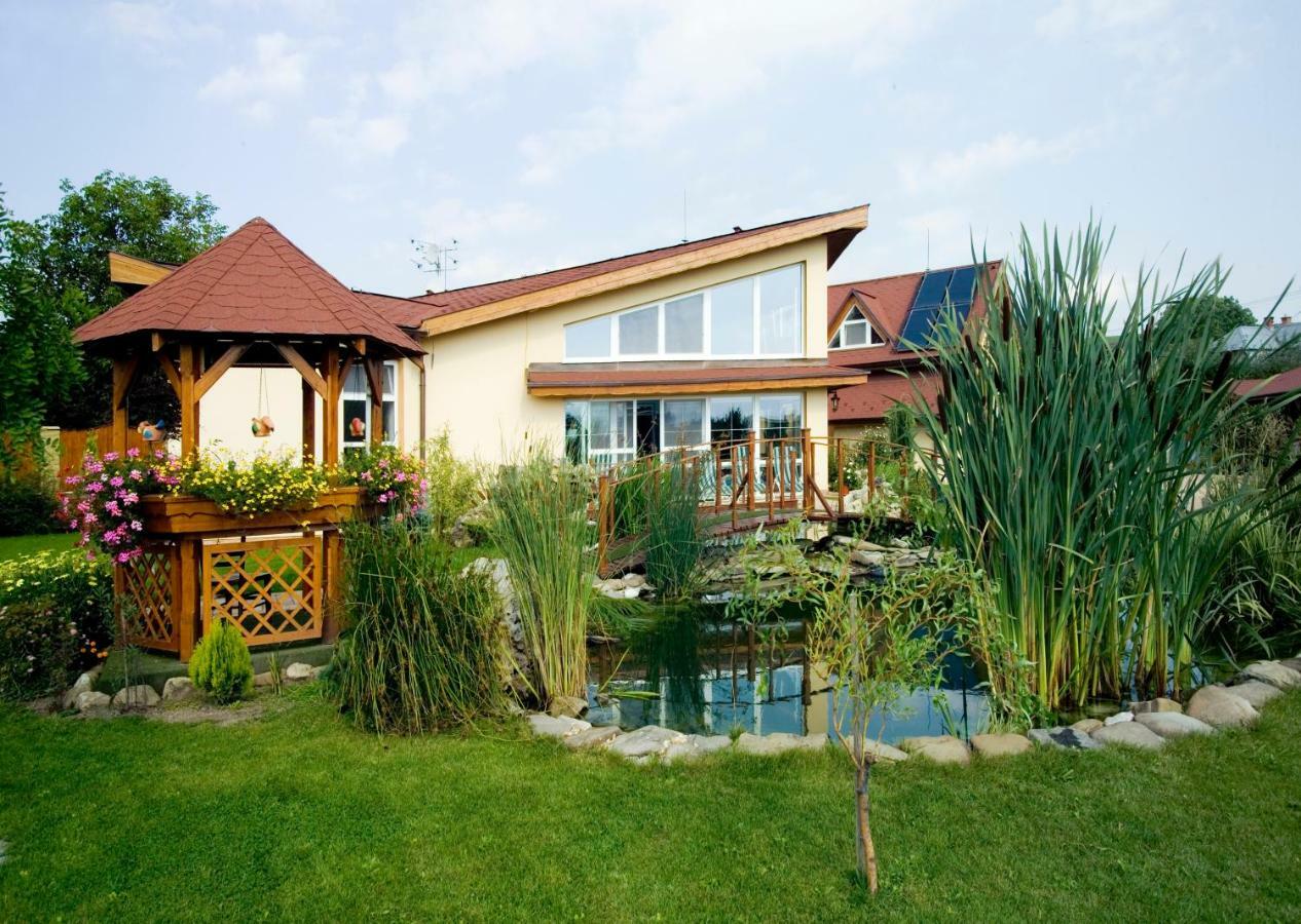 Vila Valča Exterior foto